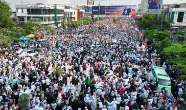 Endonezya'da yüz binler Gazze için yürüdü
