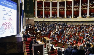 Fransız Senatosu, tartışmalı göç yasa tasarısını kabul etti