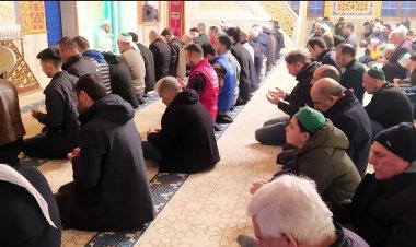 Gazze'ye dua için sabah namazında Müslümanlar bir araya geldi