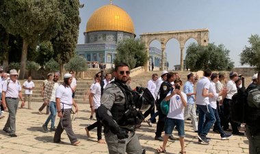 İşgalci teröristler yine Mescid-i Aksa'yı bastı