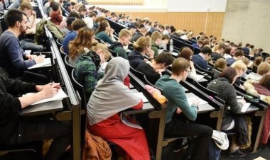 Fransa'da yabancı uyruklu öğrenciler staj başvurularında ayrımcılığa uğruyor