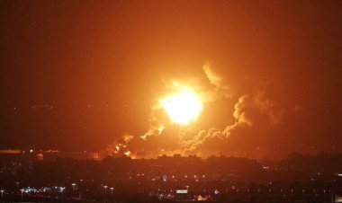 Emperyalist ABD ve İngiltere Yemen'e saldırdı