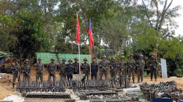 Myanmar'da muhalifler, Çin sınırındaki kentin kontrolünü ele geçirdi