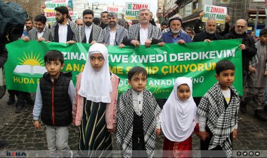 HÜDA PAR Diyarbakır'da "Anadilimize Sahip Çıkalım" sloganıyla yürüyüş yaptı