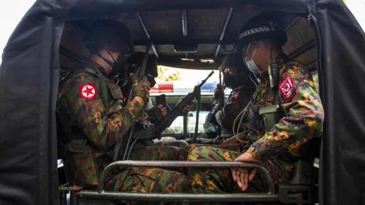 Myanmar'da kadın ve erkeklere zorunlu askerlik uygulaması