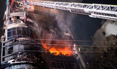 Bangladeş'te çıkan yangında 43 kişi hayatını kaybetti