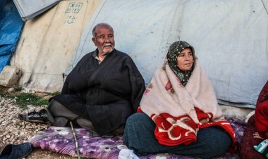 İdlib'deki kamplarda yaşayan siviller, ramazanı yokluk içinde karşılıyor