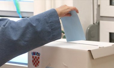 Hırvatistan'da genel seçim 17 Nisan'da yapılacak