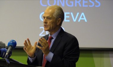 Trump dönemi yetkililerinden Navarro, Kongre baskını dolayısıyla cezaevine girdi