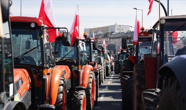 Polonya'da hükümet ile uzlaşan çiftçiler protestolarına son verdi