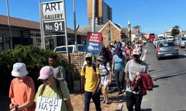 Dünya genelinden binlerce kişi Gazze için 41 kilometre yürüdü