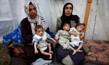 Filistinli anne açlıkla boğuşan üçüzlerinin hayatından endişe ediyor