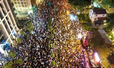 Tel Aviv’de toplanan binlerce kişi, Netanyahu'ya istifa ve esirlerin salıverilmesi çağrılarını yineledi