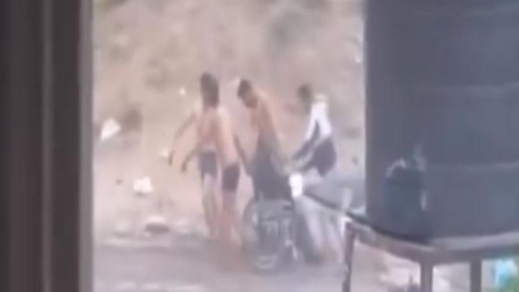 İşgalci İsrail Şifa Hastanesi'ndeki Filistinlileri yarı çıplak şekilde göçe zorladı
