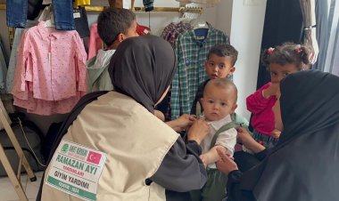 Umut Kervanı Filistin'de çocukları giydirdi sıcak yemek dağıttı