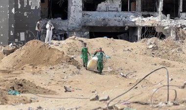 Terör rejiminin Şifa Hastanesi baskınında katlettiği Filistinlilerin naaşları çıkarılıyor