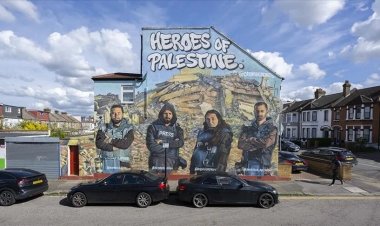 Londra sokaklarındaki "Filistin Kahramanları" portreleri Gazze bilincini artırıyor