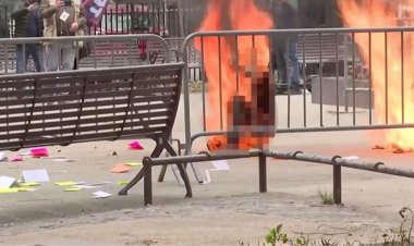 New York'ta Trump'ın duruşmasının yapıldığı mahkemenin önünde bir kişi kendini ateşe verdi