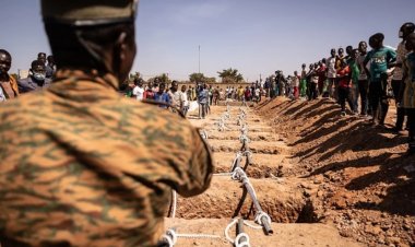 HRW: Burkina Faso ordusu El Kaide'ye intikam saldırısında 56'sı çocuk 223 sivili kurşuna dizdi