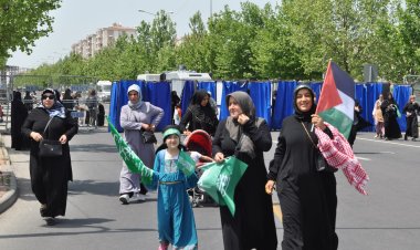 Mevlid-i Nebi etkinliğine katılan kadınlar, duygularını anlattı