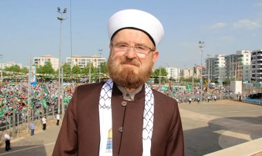 Karadaği: Peygamber Efendimiz bütün faaliyetlerinde Müslümanların önderiydi!