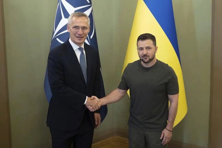 Batı'dan daha fazla silah isteyen Zelenskiy'e Stoltenberg'den teselli: Ukrayna'nın yeri NATO'dur!