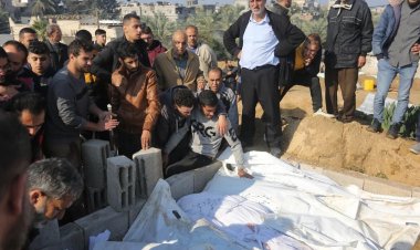 Siyonist rejim aynı aileden en az 30 Filistinliyi şehid etti