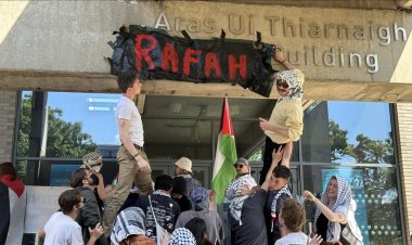 İrlanda'da Dublin College Üniversitesi öğrencilerinin Filistin'e destek gösterileri sürüyor