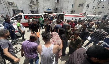 İşgalci İsrail ordusu Gazze'nin kuzeyindeki el-Avde Hastanesi'ni kuşatmaya devam ediyor