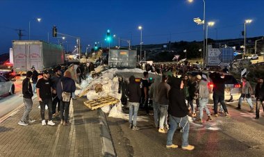 The Guardian: Siyonist yetkililer, Gazze'ye giden konvoyların engellenmesinde yerleşimcilerle işbirliği yapıyor
