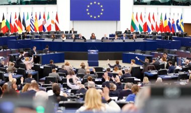 Uzmanlara göre, aşırı sağın güçlendiği Avrupa Parlamentosunda politika yapım süreci zorlaşacak