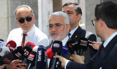 Yapıcıoğlu: Türkiye'nin ihtiyacı darbe anayasasında değişiklik yapmak değil, tamamen yeni bir anayasa yapmaktır