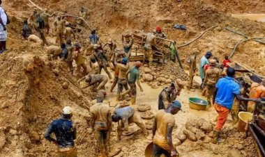 Nijerya'da maden çökmesi sonucu onlarca kişi mahsur kaldı