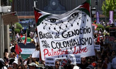 İspanya'da üniversite öğrencileri Filistin'e destek için yol kapatma eylemi yaptı