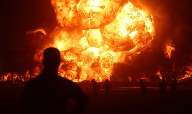 Irak'ta petrol rafinerinde yangın çıktı