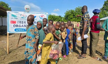 Nijeryalı yüzlerce ailenin yüzü Yetimler Vakfı ile güldü