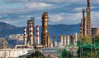 Nijerya'da Afrika'nın en büyük petrol rafinerisinde yangın çıktı