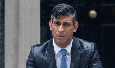 İngiltere'de Rishi Sunak, Başbakanlık ve parti liderliğinden istifa etti