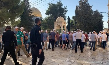 İşgalci siyonistler, Mescid-i Aksa'yı bastı