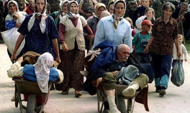 29 yıl önce Srebrenitsa'da Müslüman Boşnak soykırımı