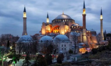 Türkiye'de 15 Temmuz Darbe Girişimi'nin yıldönümünde tüm camilerde sela okunacak