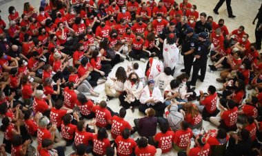 ABD Kongresi'nde toplanan Yahudiler, Netanyahu'yu protesto etti