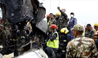 Nepal'de kalkış sırasında pistte kaza yapan uçaktaki 18 kişi öldü