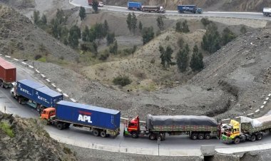 Pakistan'dan Afganistan'a şeker ihracatı yeniden başladı