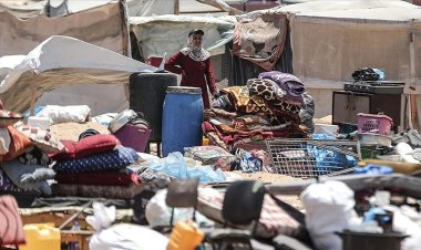 Filistin Kızılayı: Gazze'de Filistinlilerin sığındığı El-Mevasi'de "tek çadırlık" bile yer kalmadı