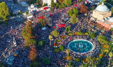 Yüzbinler Ayasofya'da Heniyye'nin vasiyetini yerine getirdi
