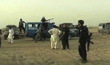 Pakistan'da polise roketli saldırı: 12 ölü