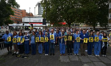 İngiliz sağlık çalışanları, İsrail'in Gazze'deki meslektaşlarına uyguladığı işkenceyi protesto etti