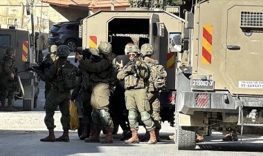 İşgalci İsrail ordusu, Batı Şeria'da 40 Filistinliyi gözaltına aldı