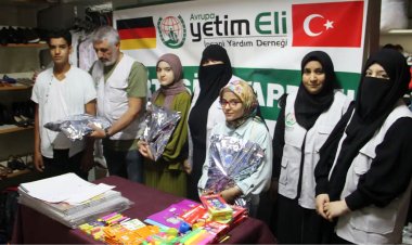 Avrupa Yetim Eli'nden ihtiyaç sahibi öğrencilere kırtasiye desteği